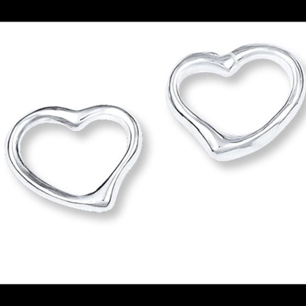 Pair silver 100% solid 925 heart earrings. So pretty